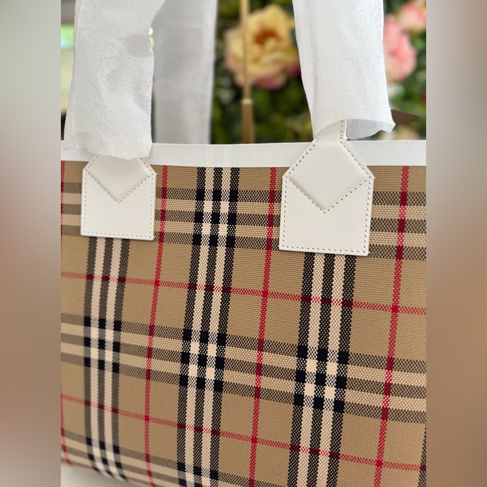 BURBERRY London Medium Check Cotton Tote - NWT & DUSTBAG ⭐️Discontinued⭐️ - Picture 4 of 13